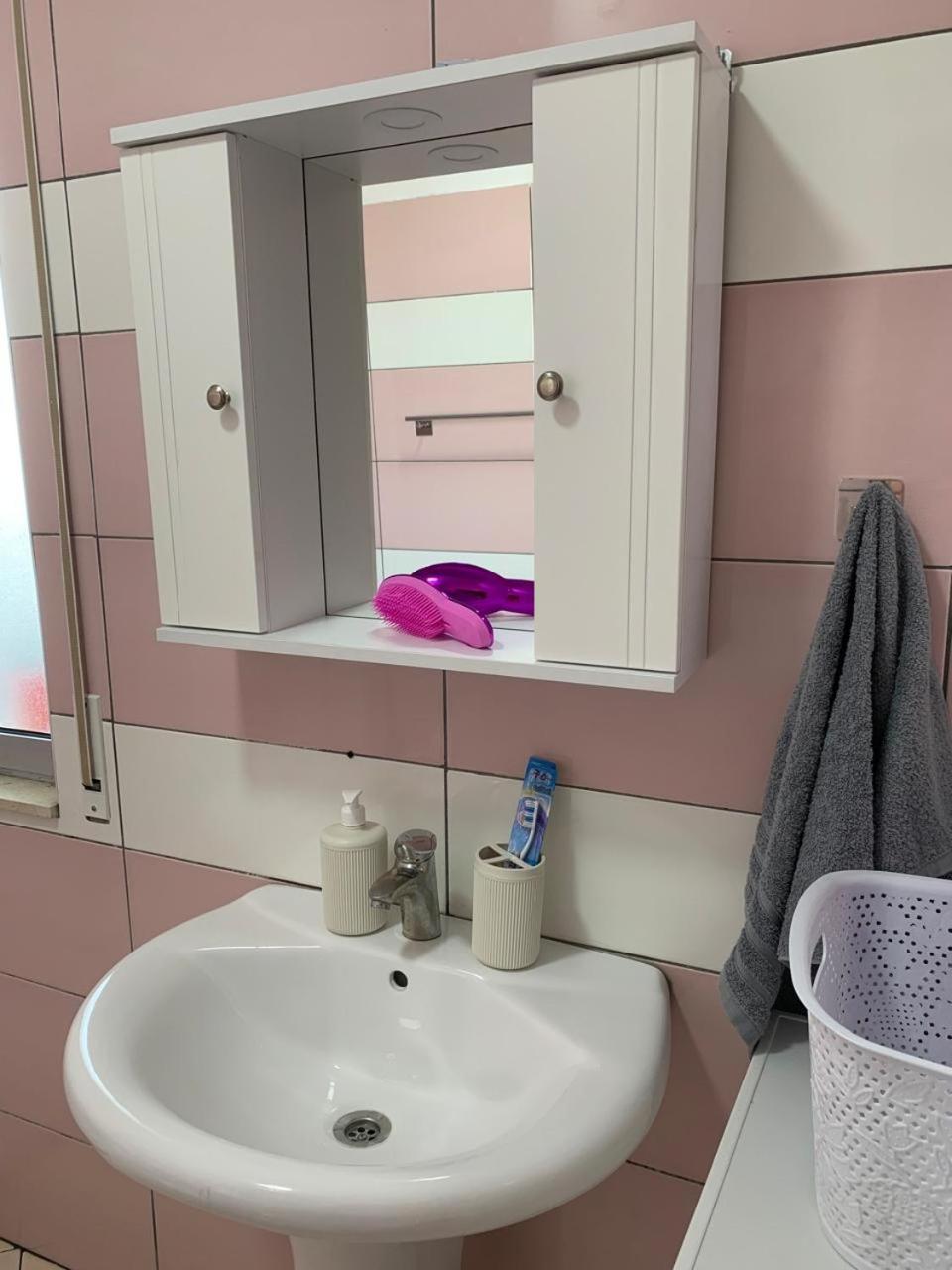 Ridi'S Comfort Apartment 2 Shkodër Екстериор снимка